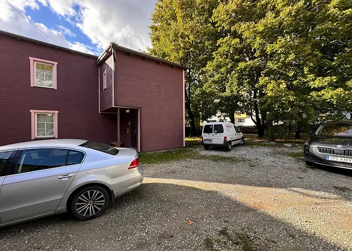 Downtown 1br With Parking * Reval